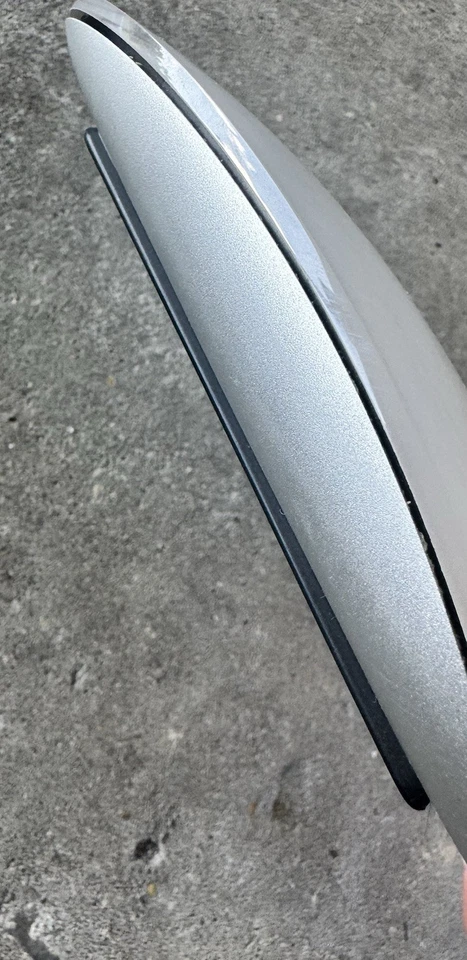 Apple Magic Mouse Inalámbrico Recargable Plateado (Blanco) - Solo Mouse Foto 4 de 4