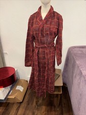 Vintage 1960s Penney  s women  s flannel housecoat Size med 40-42