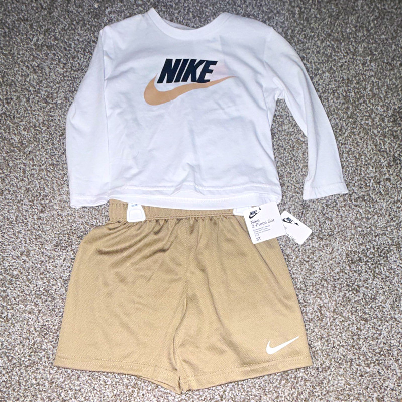 Nike Boys 2T-3T 2-Piece Outfit Set Long Sleeve T-Shirt & Shorts White/Beige