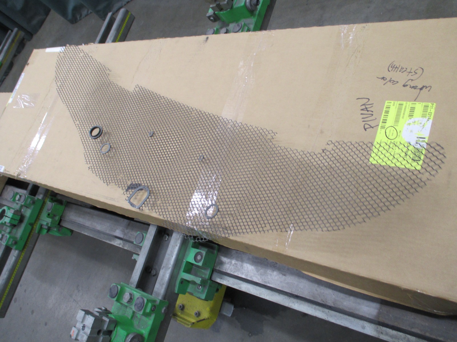 ASTON MARTIN 2018-2022 VANTAGE FRONT BUMPER GRILLE MESH TITANIUM
