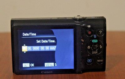 Canon PowerShot A2300 HD Digital Camera 16.0 MP 1080i HD FOR PARTS NOT WORKING.