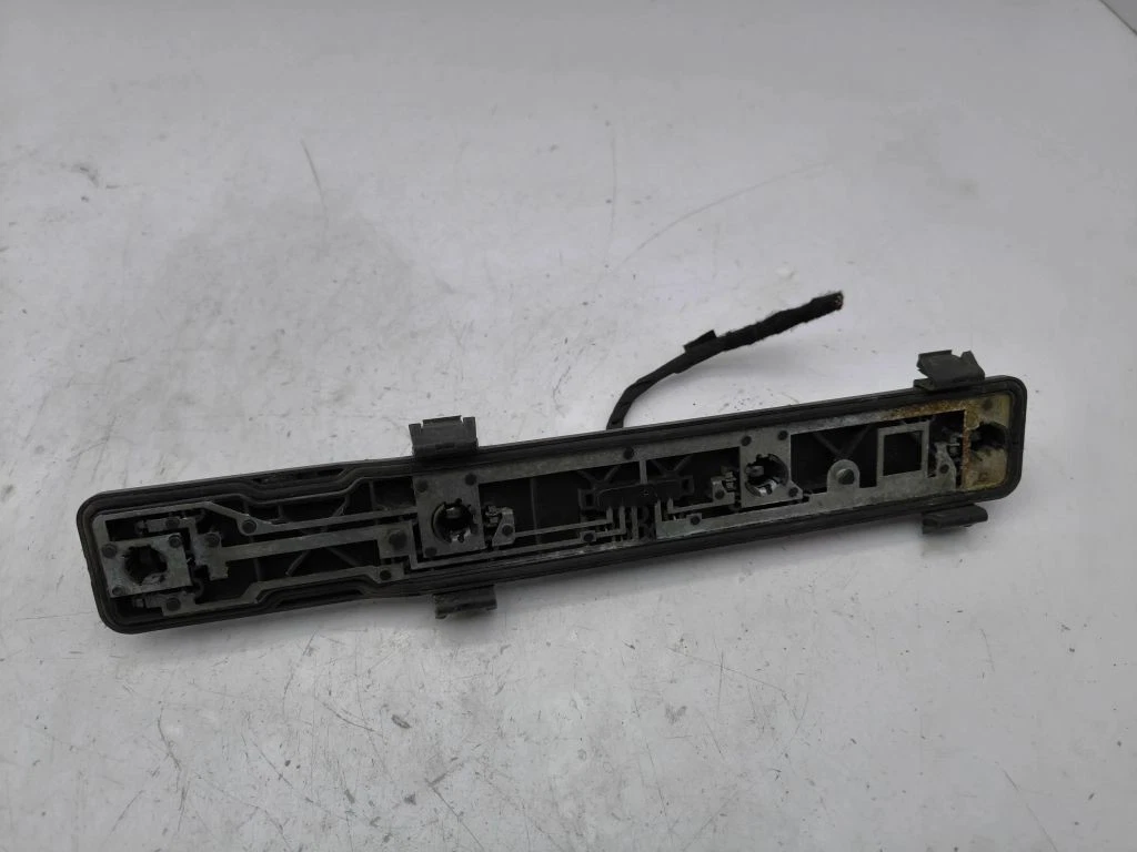 Feu Arrière Gauche Pour Mercedes Vito / Viano W639 (03/2009 - 06/2014) - Marque TYC - Référence OE 6398200164 - Neuf