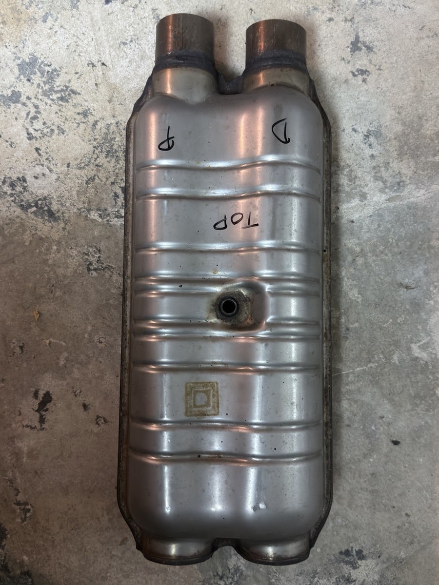 2011-2017 W218 MERCEDES-BENZ CLS400/550 V8 CENTER EXHAUST MUFFLER