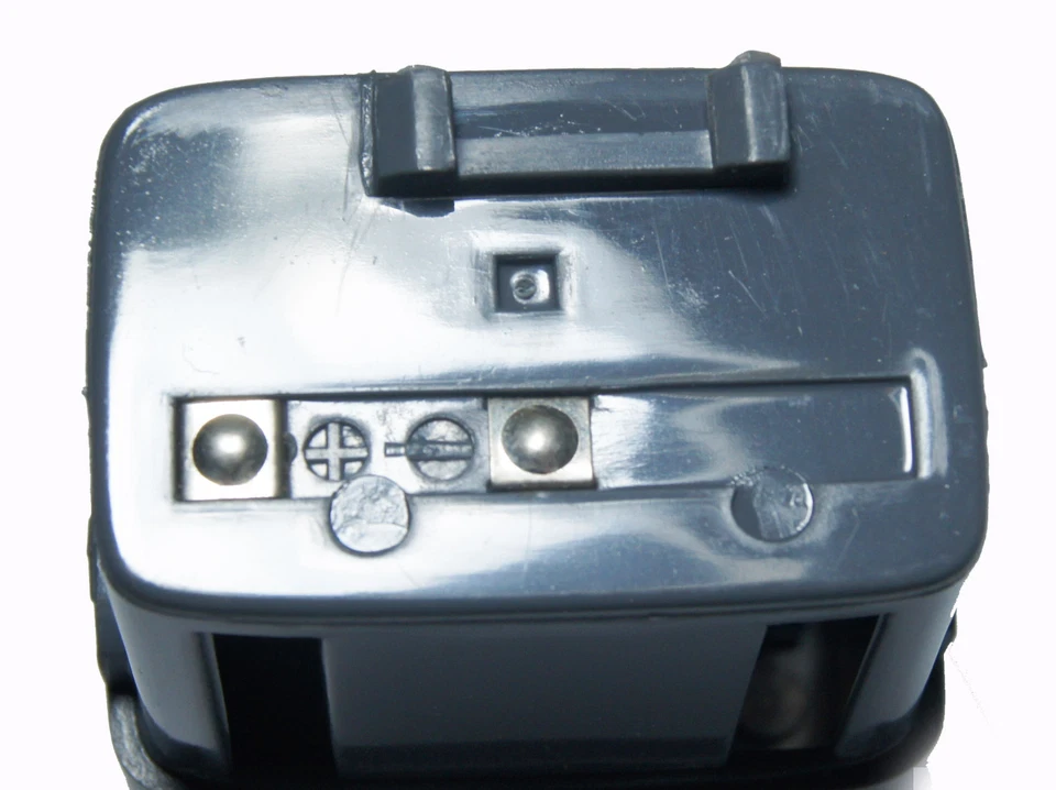 Empty Battery Box For Icom IC P2A P4A P2AT P3AT P4AT P2E P2ET P4E P4ET - Image 2 of 4