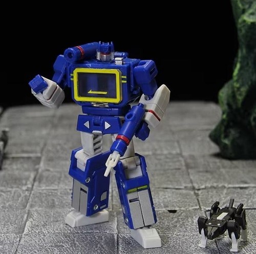 Transformer Soundwave Tuner S 04 WITH BOX - Foto 4 di 10