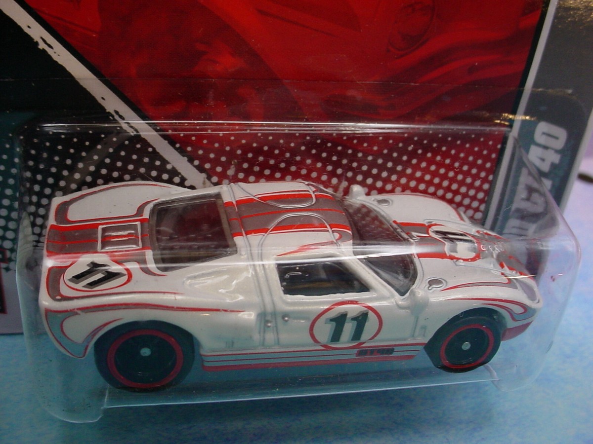 ミニカー Hot Wheels Ford GT40 Amazon.com: Hot Wheels 2020 Hw Race Day Ford GT-40, 35/250