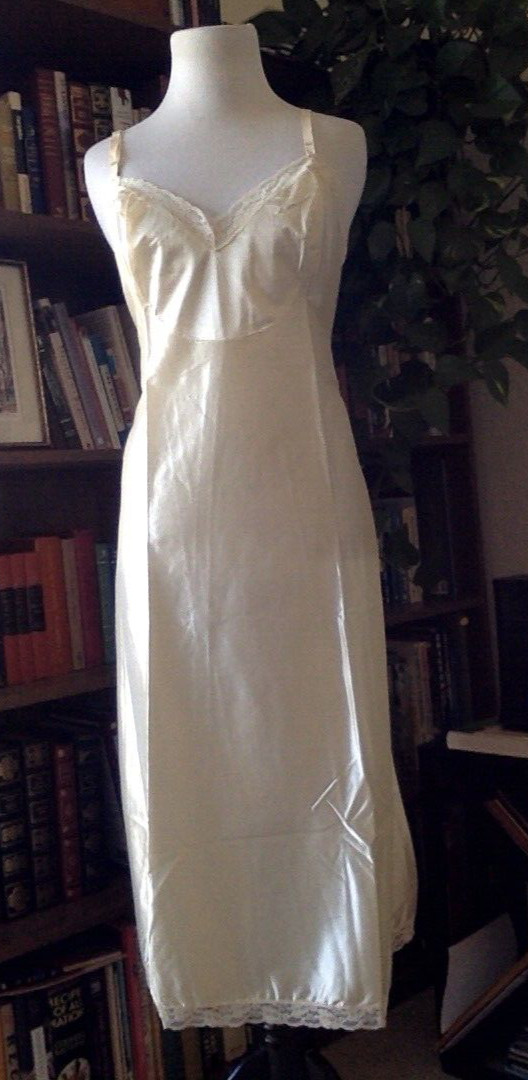 Vintage Creamy Ivory Kayser Full Slip Dress Lingerie … Gem