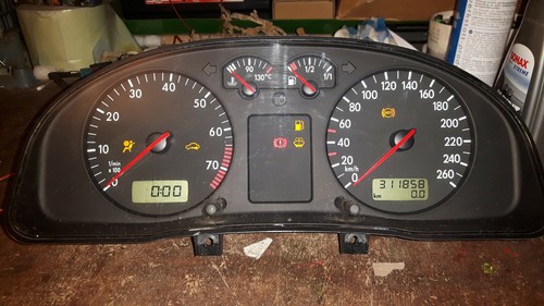 5179 VW Passat 3B Benziner Tacho Kombiinstrument MM4 3B0919861B 311858 km