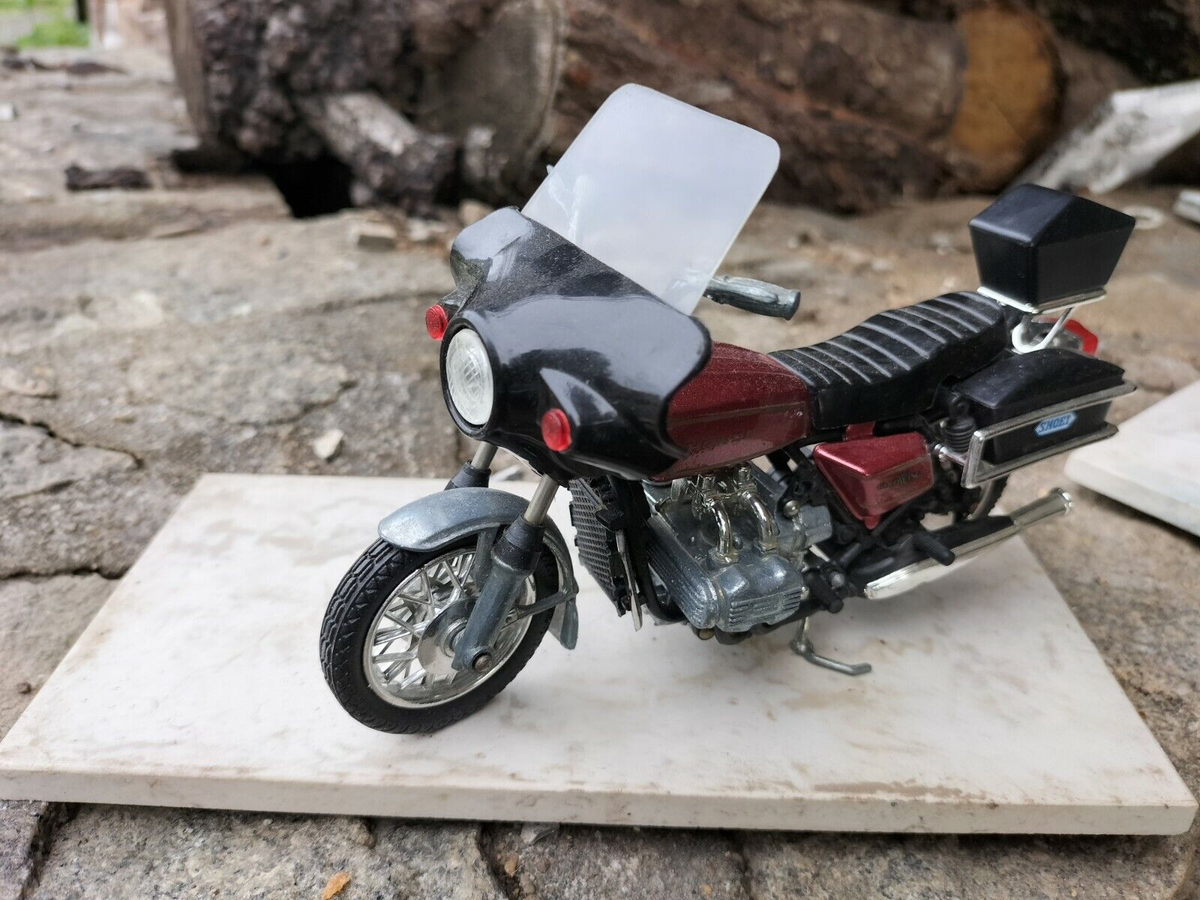 Modèle Réduit Moto Honda GL 1000 Par Polistil - Échelle 1/15, Occasion En Très Bon état - Pour Collection