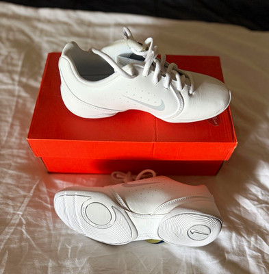 Nike Women s Sideline III Insert Low Top Lace-Up Cheer Sneaker White 647937-100