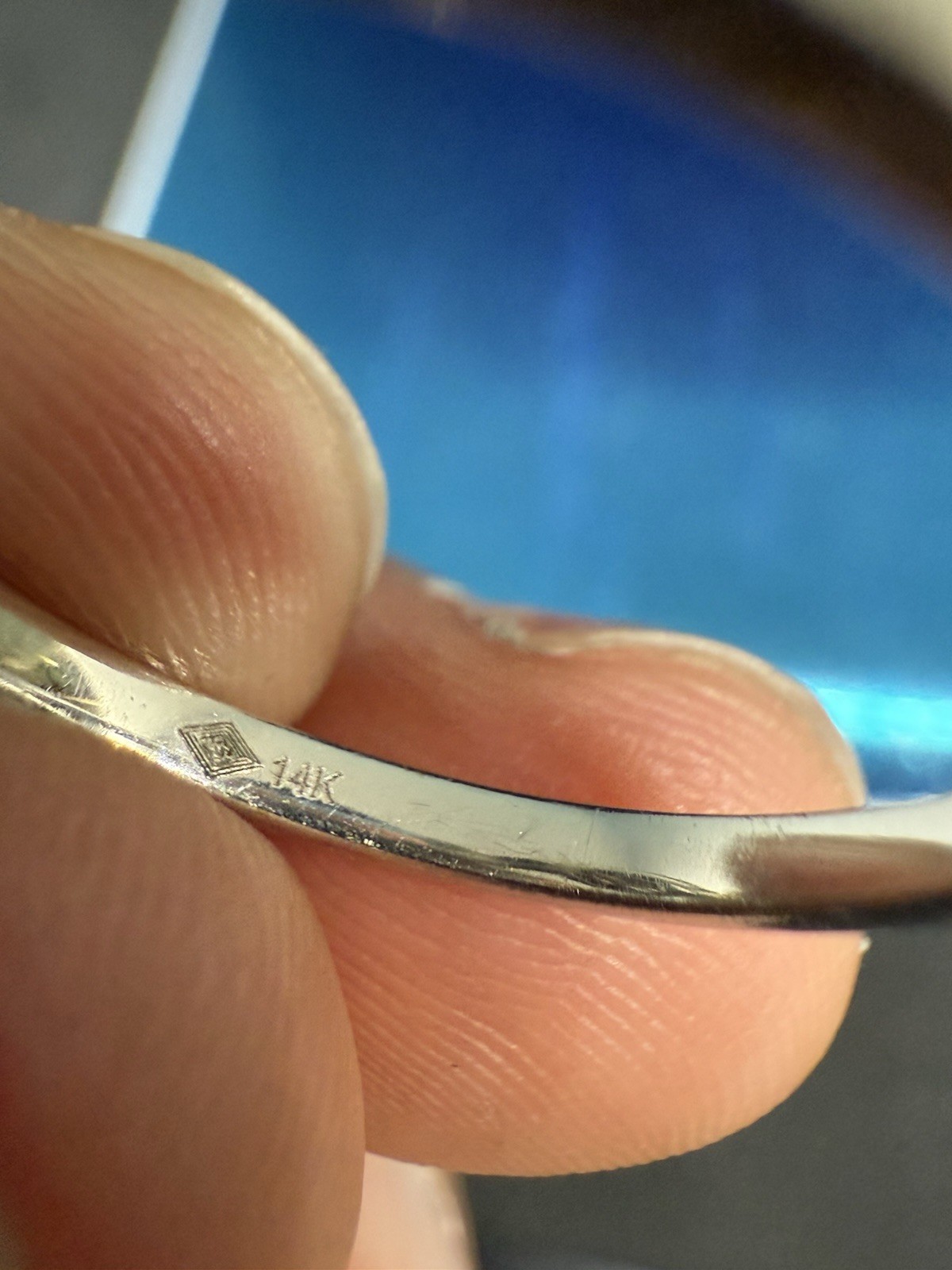 14k White Gold .15 Ctw Diamond Ring Size 7. - image 3