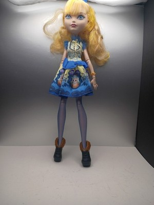 Great Condition - Beautiful Ever After High Apple White doll by Mattel (2012).