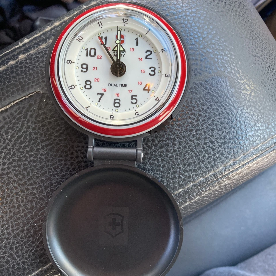 Swiss Army男士怀表带闹钟 — 第 3/4 张图片