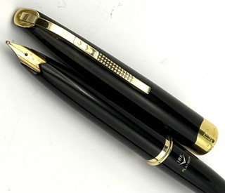 Beautiful Vintage 1960s Black Platinum Pocket Fountain Pen 18K Gold Broad Nib