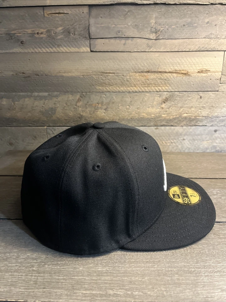 New Era Atlanta Braves 59FIFTY Fitted Hat Cap Black / White Size 7 1/2 - Image 4 of 4