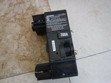 Siemens 200Amp Main Circuit Breaker Two Pole 120/240v EQ8695