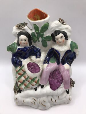 Antike Staffordshire Vase mit flachem Rücken - Paar mit Eiern im Nest - 15 cm