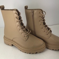 A new Day Women's Bridget Boots Memory Foam Size 6 1/2 Tan New With Box