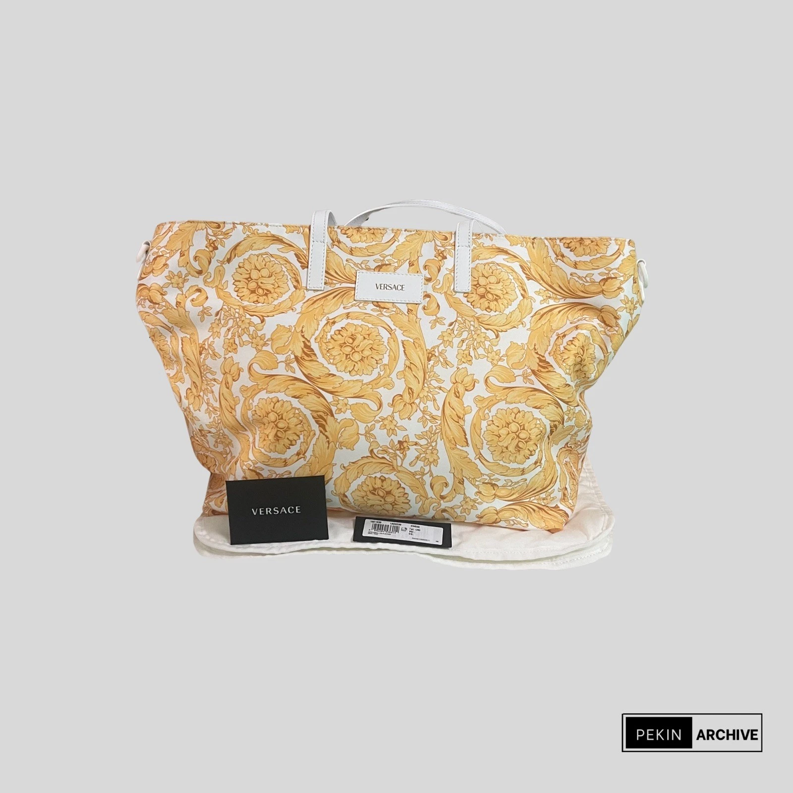 Versace Kids Barocco Gold Jacquard Changing Bag with Mat & Pouch
Opens in a new window or tab