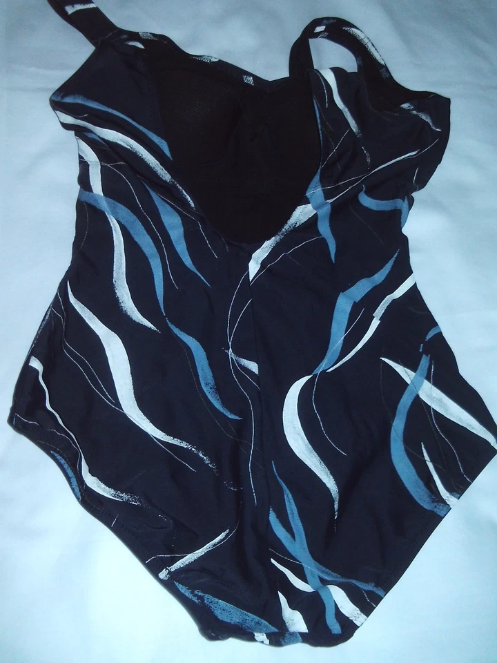 Damen Triumph Shape Badeanzug/Einteiler Einge.Cups+Unterbrustband Gr.42-Cup B - Bild 2 von 4