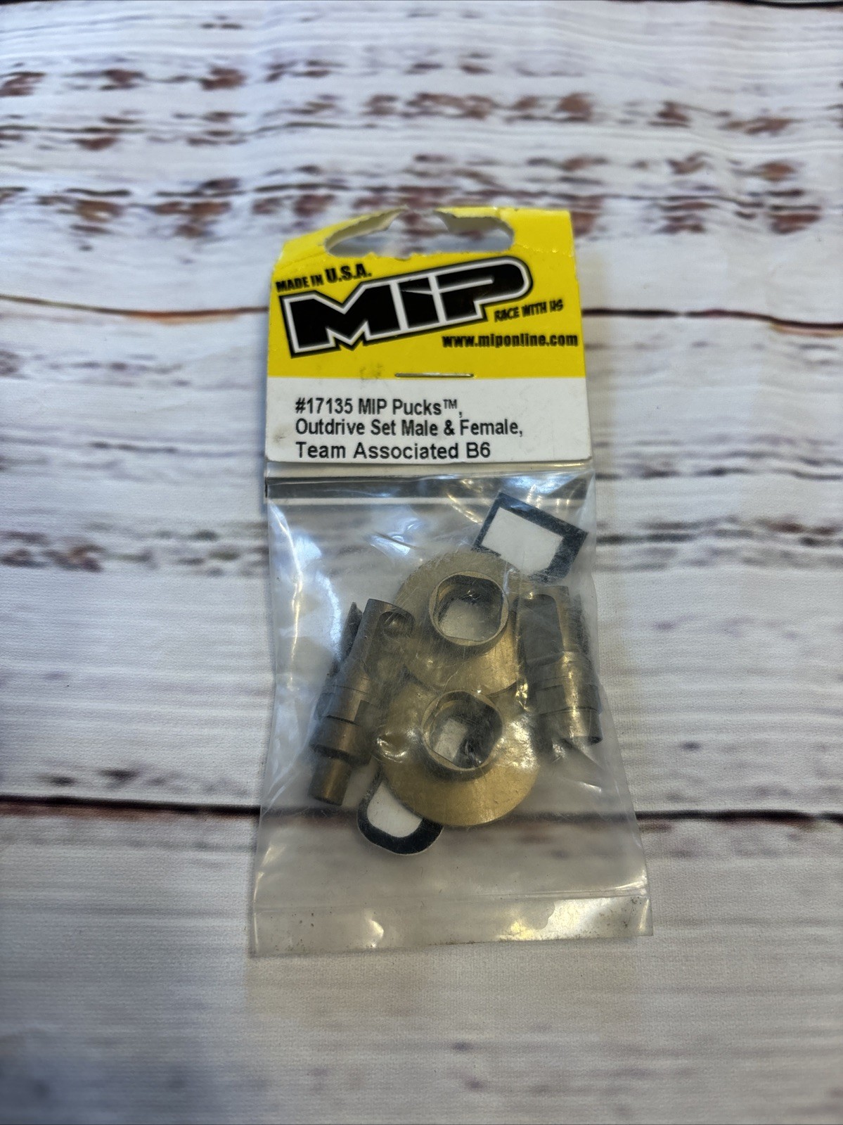 MIP Pucks 17135 MIP 2 Piece Outdrive Set Rc10B6 T6 Box C2