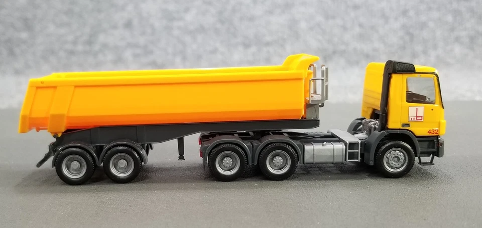 Camión de volteo HERPA HO 1:87 151627 MB A - S 02 TALLA IOB HECHO EN ALEMANIA Foto 3 de 4