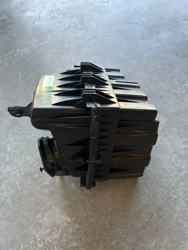 2014-2022 Jaguar F-Type 5.0L Air Intake Air Cleaner Box Right Side T2R1365 - Image 2 of 4