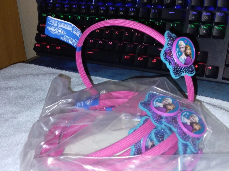 Disney Girls Frozen Headband (Pack of 6) Anna, Elsa Birthday Fun Party Favors - Image 3 of 3