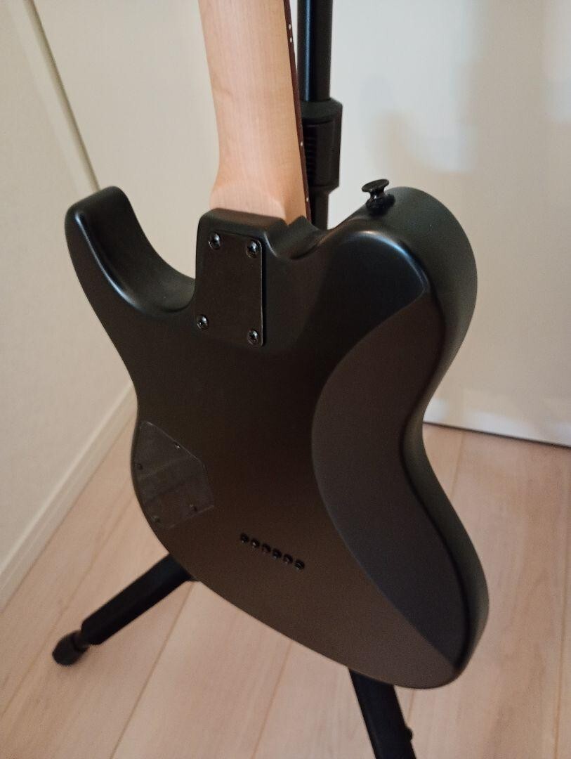 Guitar Root エレキギター 　マットカラー　レッド/ブラック　中古美品 Guitar Root Electric Guitar Matte Red/Black Finish Used From