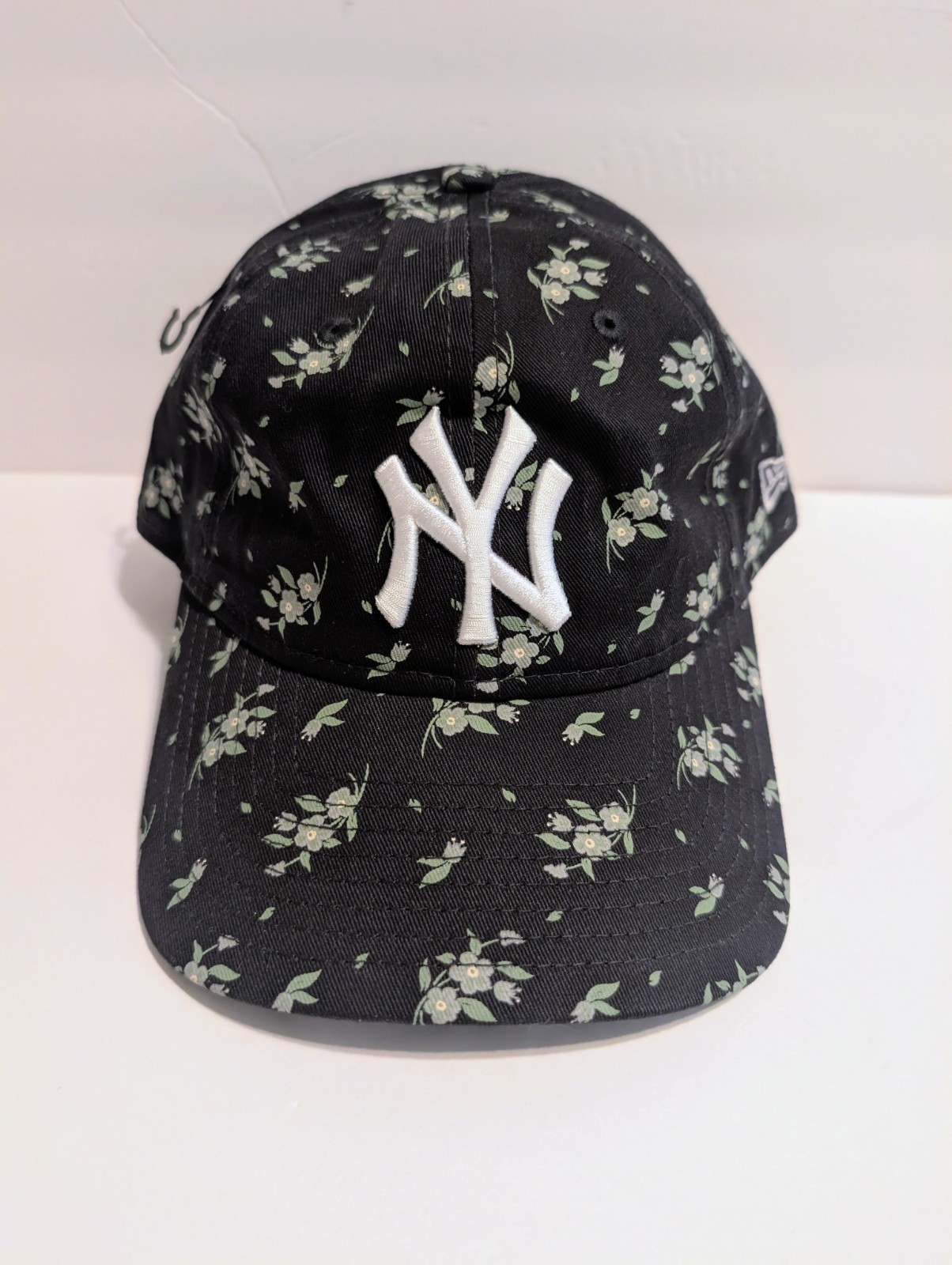New Era Women&rsquo;s 9Twenty New York Yankees - Bloom Flowers Hat - Navy - Adjustable