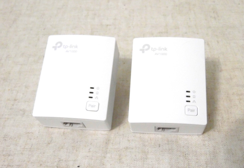 TP-Link AV1000 Powerline Ethernet Adapter(TL-PA7017P )