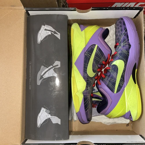 Taille 8,5 Nike Zoom Kobe 7 Supreme XDR Noël