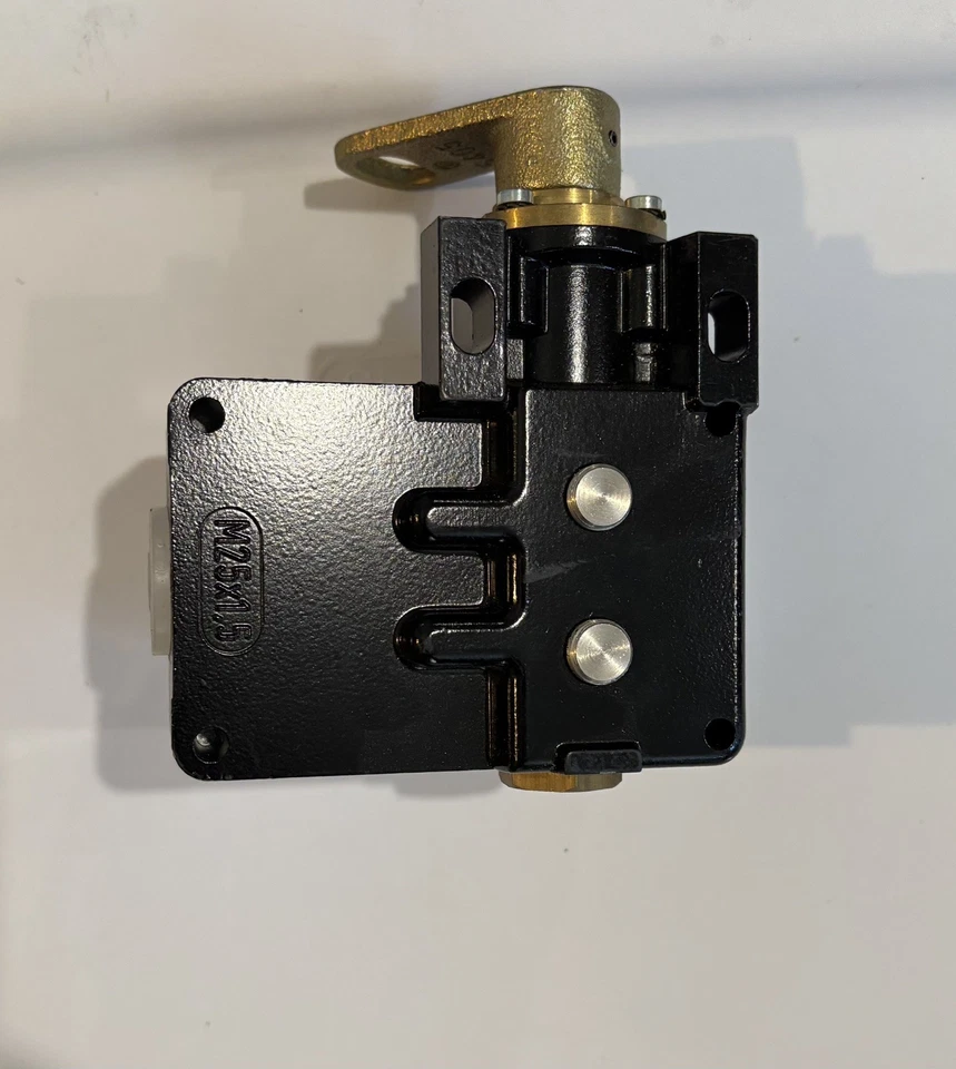 Interruptor de tração Siemens 3SE7 160-1BD00-0AS1 operado por cabo de segurança, LED vermelho, 115V - Imagem 3 de 4