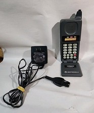 VINTAGE MOTOROLA PERSONAL COMMUNICATOR FLIP PHONE Model No. 7674CARSA
