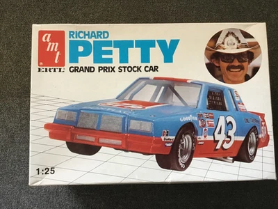 Richard Petty Grand Prix Stock Car Racer Bausatz von AMT in 1:25 - Bild 1 von 4