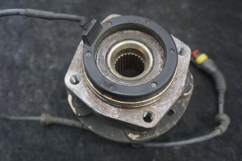 Left Center Hub Wheel Bearing OEM 220562 Ferrari F430 Challenge 2006 - Image 4 of 4