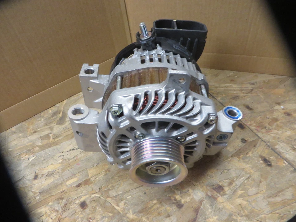OEM # L3P918300R 0C GENUINO MAZDA MIATA OEM NOS ALTERNADOR SIN CARGAS CENTRALES Foto 2 de 4