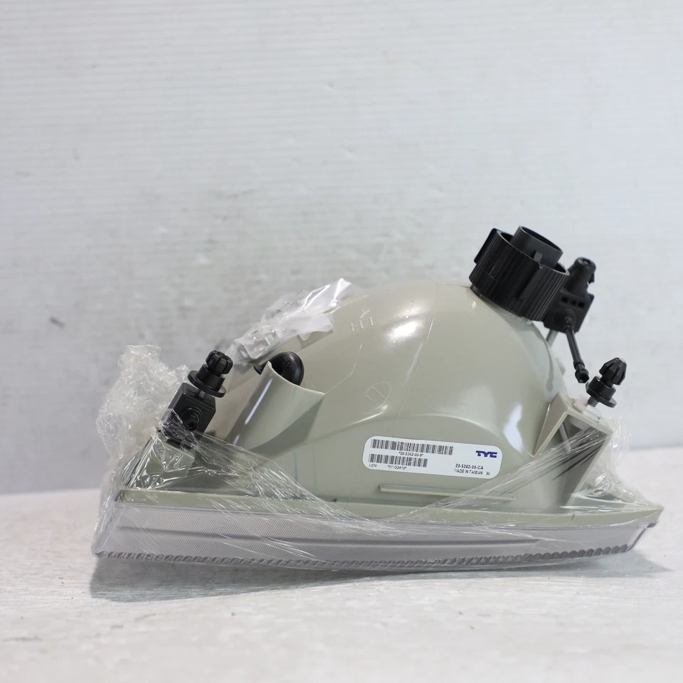 Левосторонняя фара в сборе неоригинальная для Ford Excursion 2002-2002 годов выпуска - Изображение 3 из 4