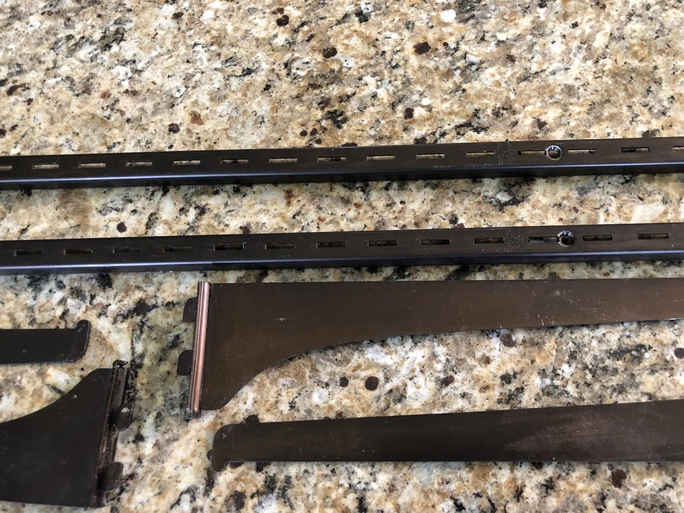 Sistema de estanterías de pared, KV 80 LIGHT DUTY STANDARDS Foto 2 de 4