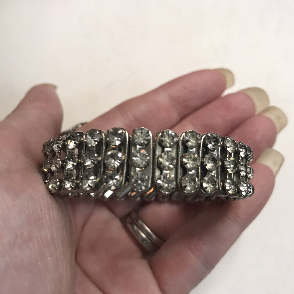 【VINTAGE HOLLYWOOD】Rectangle Stone Bracelet★送料・関税込 VINTAGE Made in British Hong Kong Rhinestone Stretch