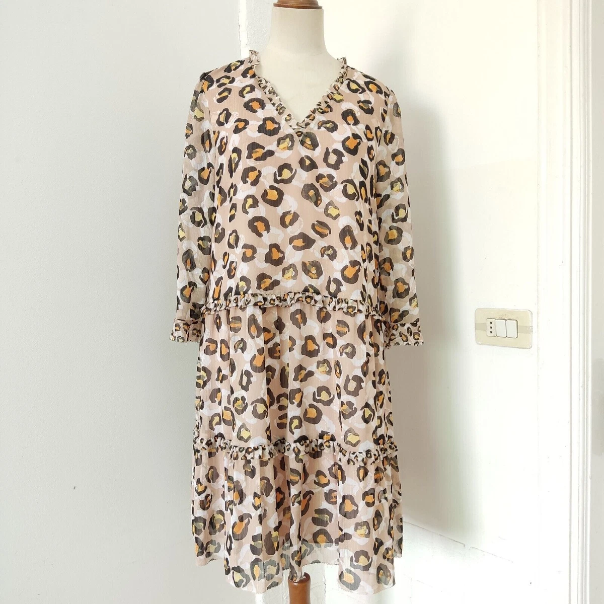 Marc Cain tiered Leopard Dress gold 3 4 Sleeve size 2 ruffle V neck chiffon