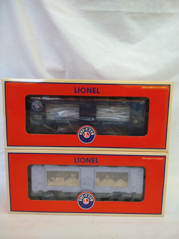 LIONEL 6-29626, 'CASE CLOSED' MINT CAR, NIB & 6-26922 LIONEL FORT KNOX MINT CAR