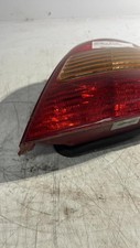 Feu arrière Toyota AVENSIS