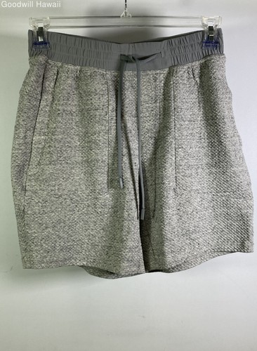LULULEMON Grey Bottom Pull-over Shorts Women - Size M