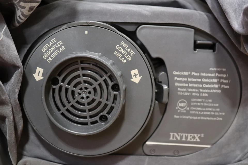 Intex Twin 13  Intex Dura Beam Plus Series Mid Rise Airbed Mattress with Built - Image 3 of 4