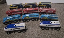 Maxim Enterprise, Wood Magnetic Train Locomotives Cars Total Of 11 Cars