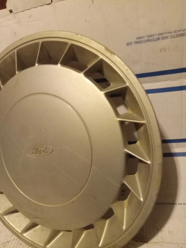 Колпак колеса 15 дюймов для Ford Escort Mustang 1992 - 1994 годов выпуска от оригинального производителя F2CC-1130-AA - Изображение 2 из 4