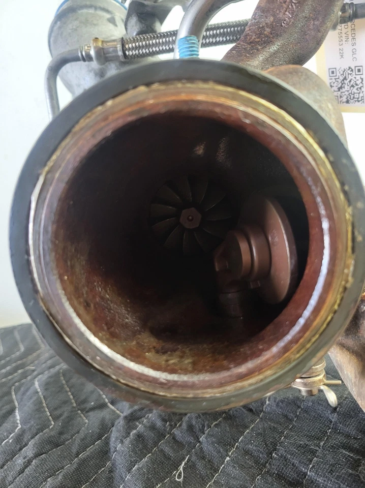 2020 MERCEDES-BENZ GLC300 Turbocharger w Exhaust Manifold 2.0L 19 21 22 Used OEM - Image 3 of 4