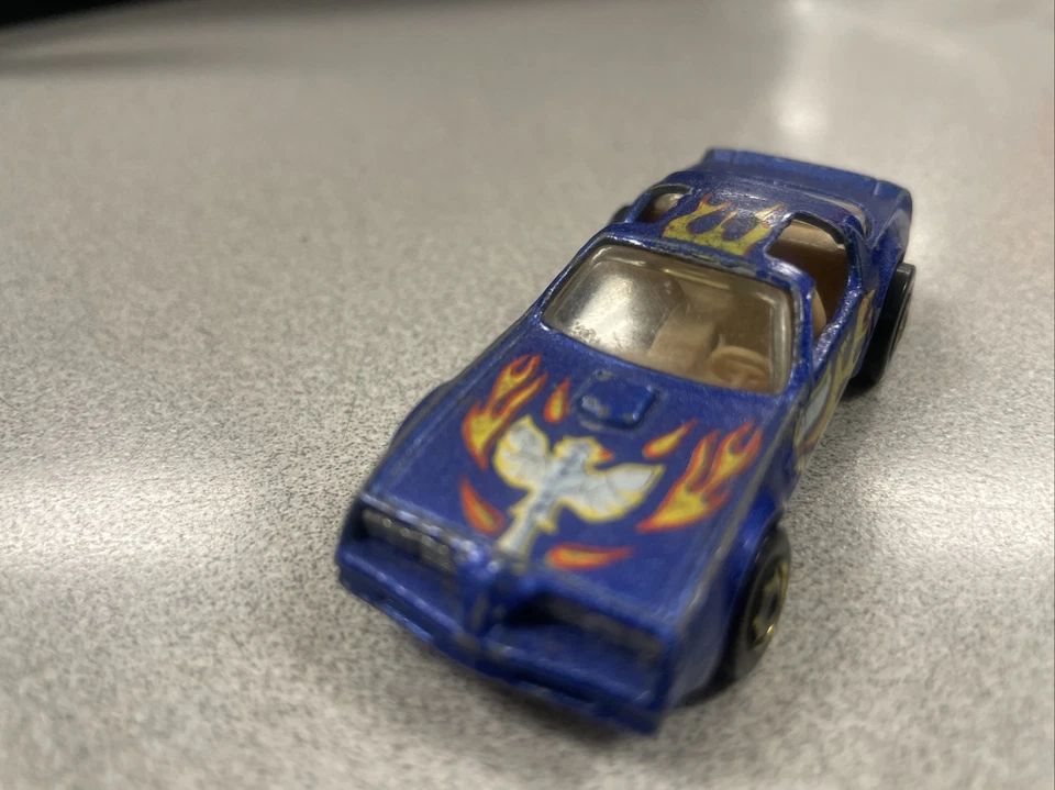 Pontiac Firebird GHO Hot Bird 1977 vintage Hot Wheels Mattel azul Malasia Foto 3 de 4