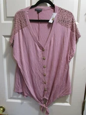 LANE BRYANT ROSE PINK TIE-FRONT BUTTON CROCHET SHOULDER TEE TOP SIZE 14/16 NEW